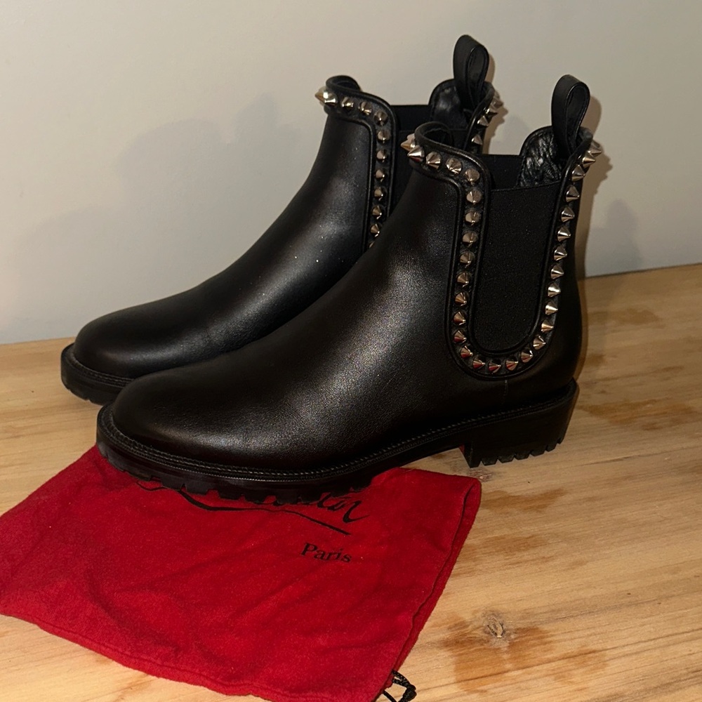 Christian Louboutin Nappa Spiked Capahutta Flat Chelsea Boots